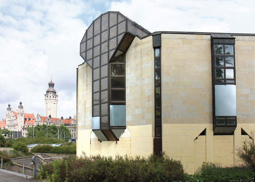 Das Gebäude im ruinösen Zustand, um 2012